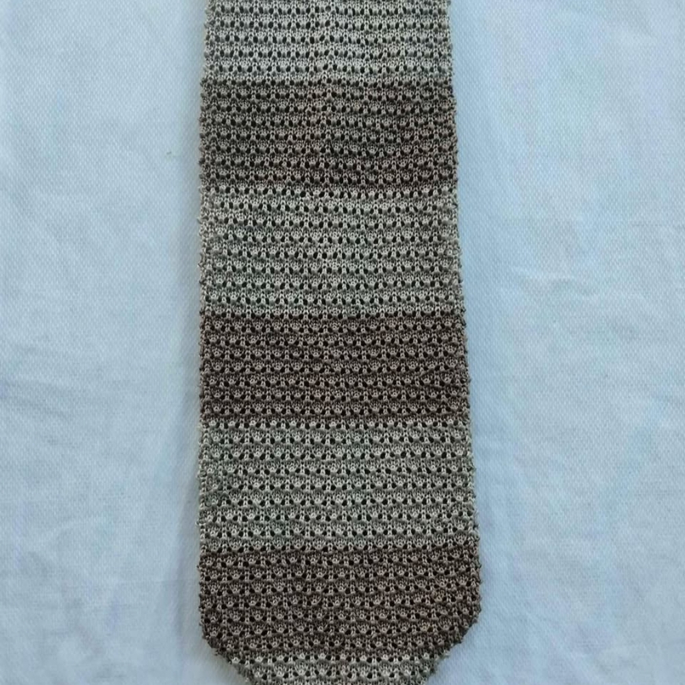 Authentic Calvin Klein Knit Woven Designer Beige Striped Pattern 100% Pure Silk